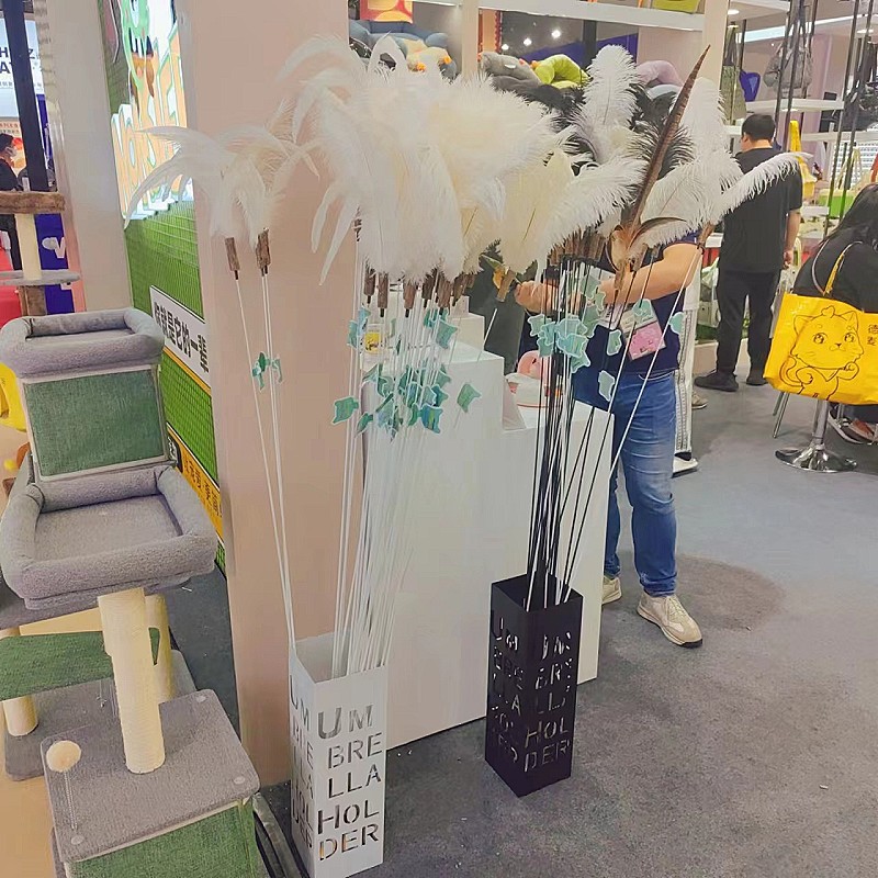 猫玩具超长杆山鸡毛/鸵鸟毛逗猫棒铃铛逗猫玩具宠物用品厂家批发